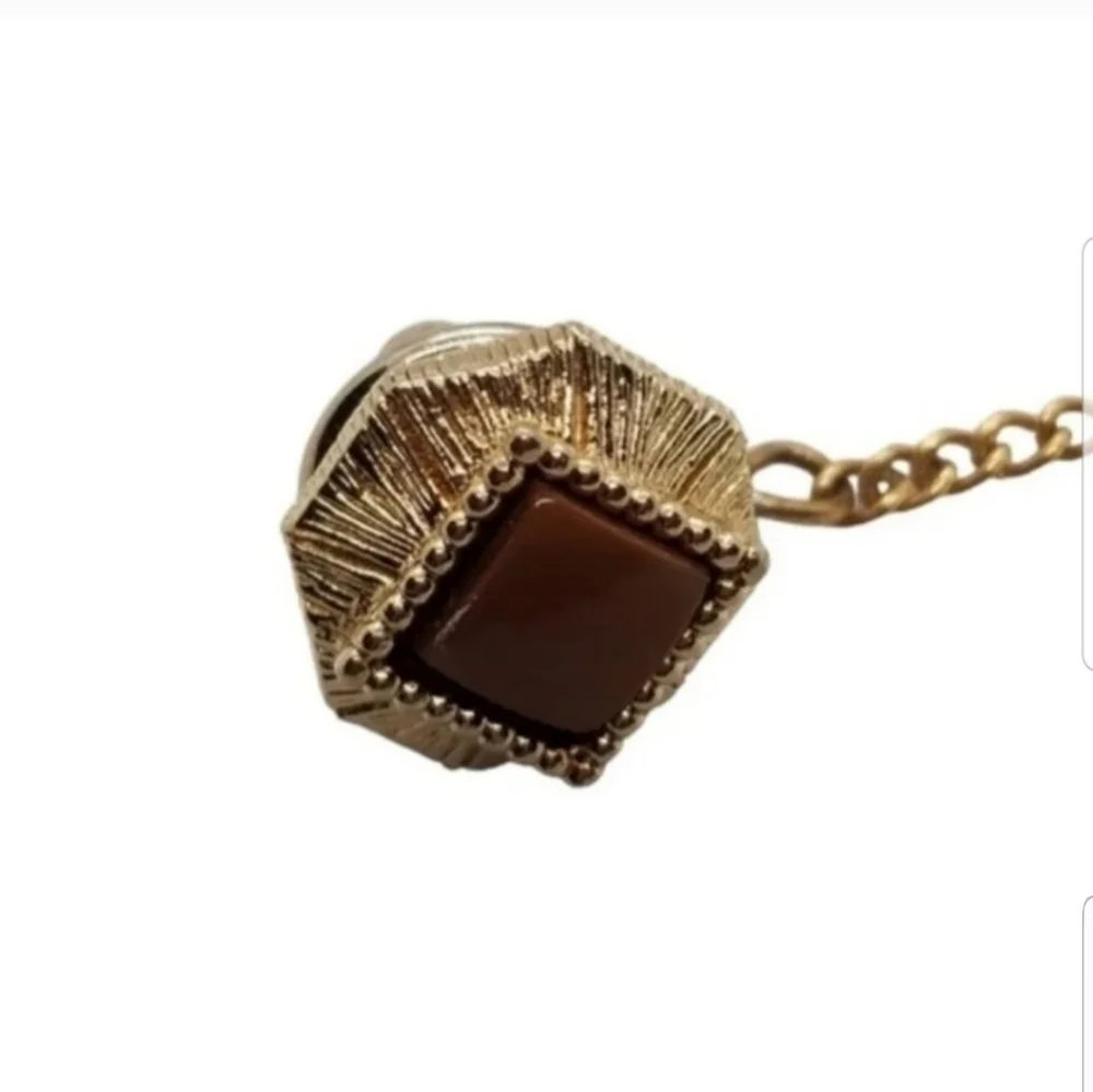 VINTAGE GOLDPLATE WITH AMBER COLOR LUCITE MENS CUFFLINKS & MATCHING TIE TACK SET